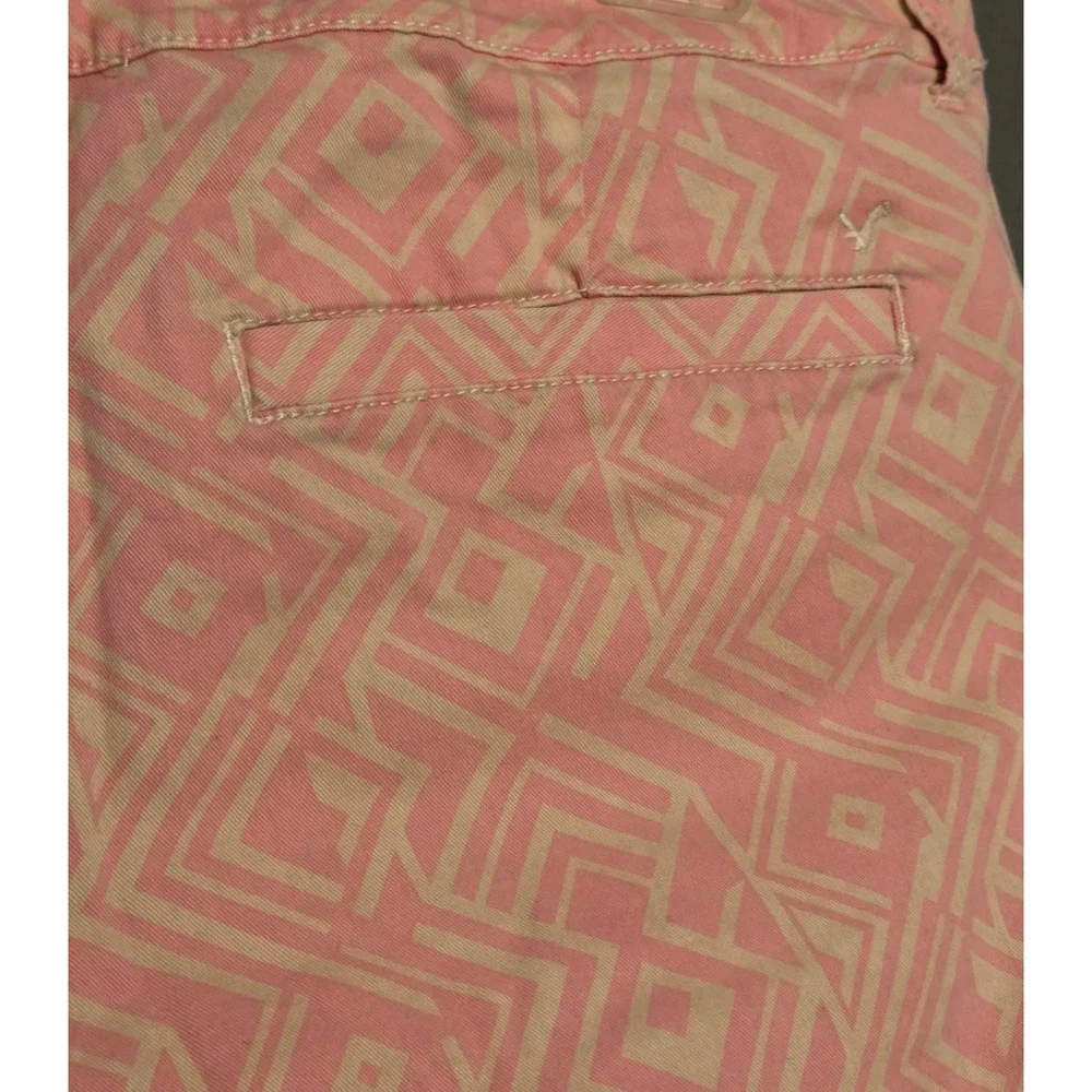 American Eagle Midi Stretch Shorts‎ Women's Size 12 Pink White Aztec
